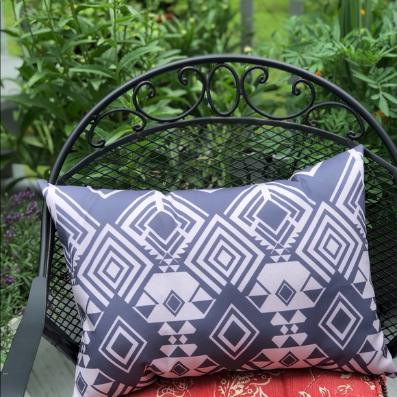 Outdoor & Indoor, ‘ Tribal’ Pillow. - Picture 6 of 8